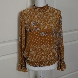 Luna size medium flounce sleeve floral top gold/white color gathered hem